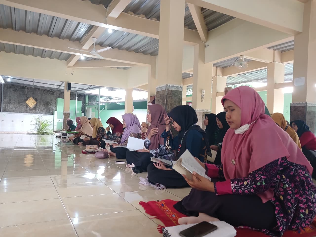 Guru dan Pegawai MTsN 9 Bantul Awali Ramadan 1447 H dengan Tadarus dan Kajian Kitab Al-Arba’in An-Nawawiyyah